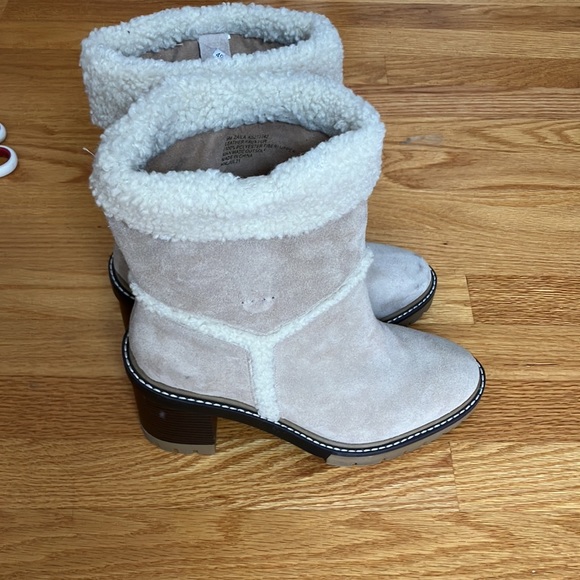 Leather/Faux Fur Pull On Boots Thick Inside Padding Sz 9M NWOT - Picture 1 of 10